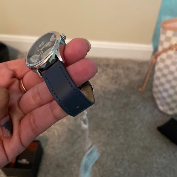 Coach watch - Picture 6 of 6
